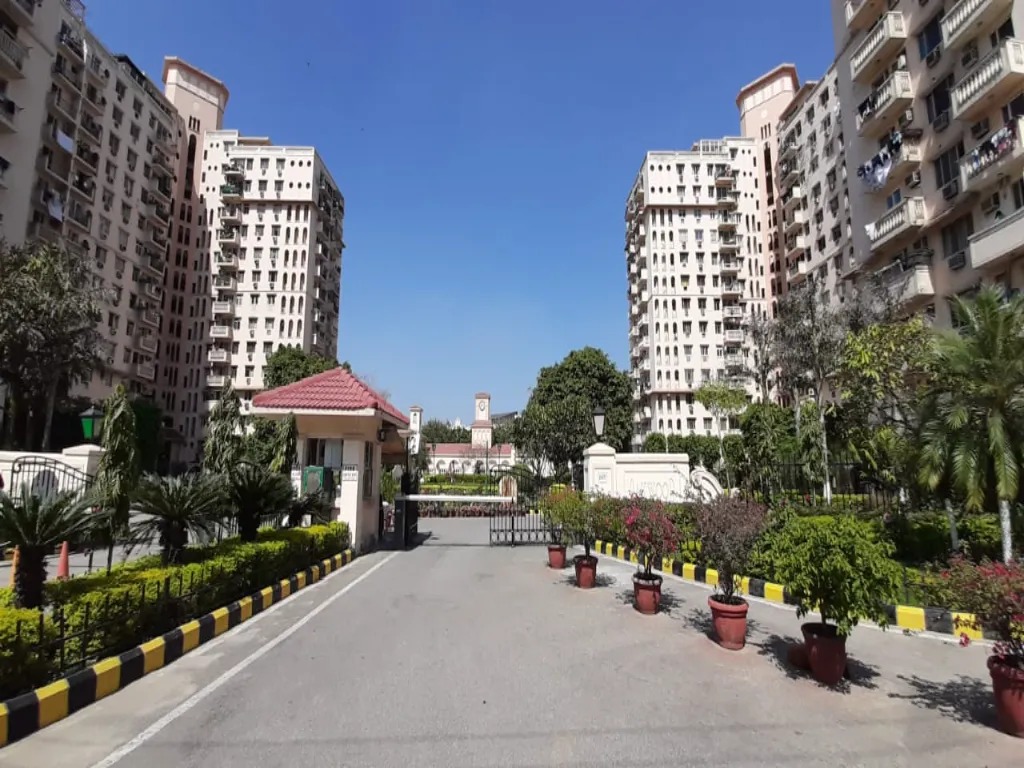dlf-oakwood-estate-dlf-phase-2-gurugram-1