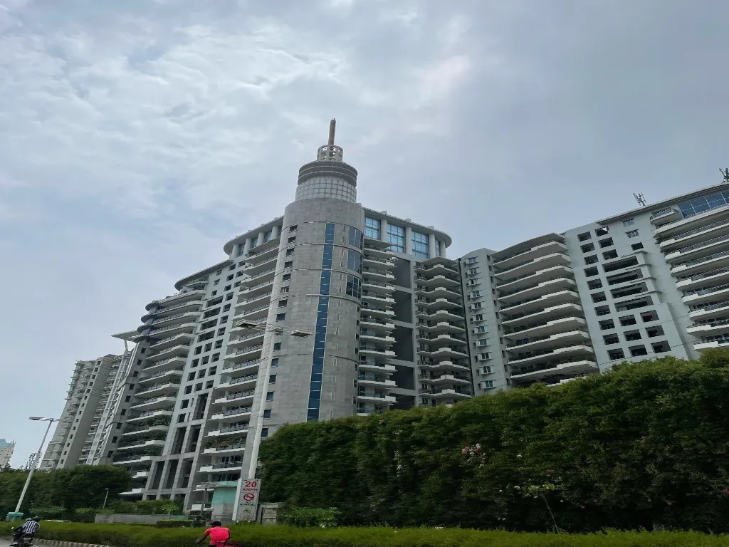 dlf-pinnacle-dlf-phase-5-gurgaon-3