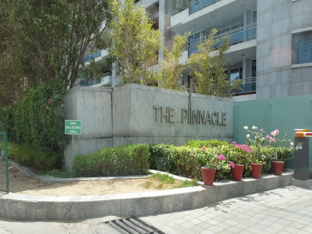 dlf-pinnacle-dlf-phase-5-gurgaon-main